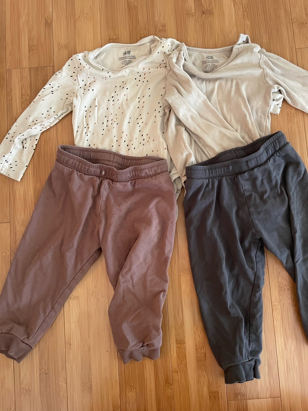 H&M Organic Bodysuits & Joggers set (12-18m)